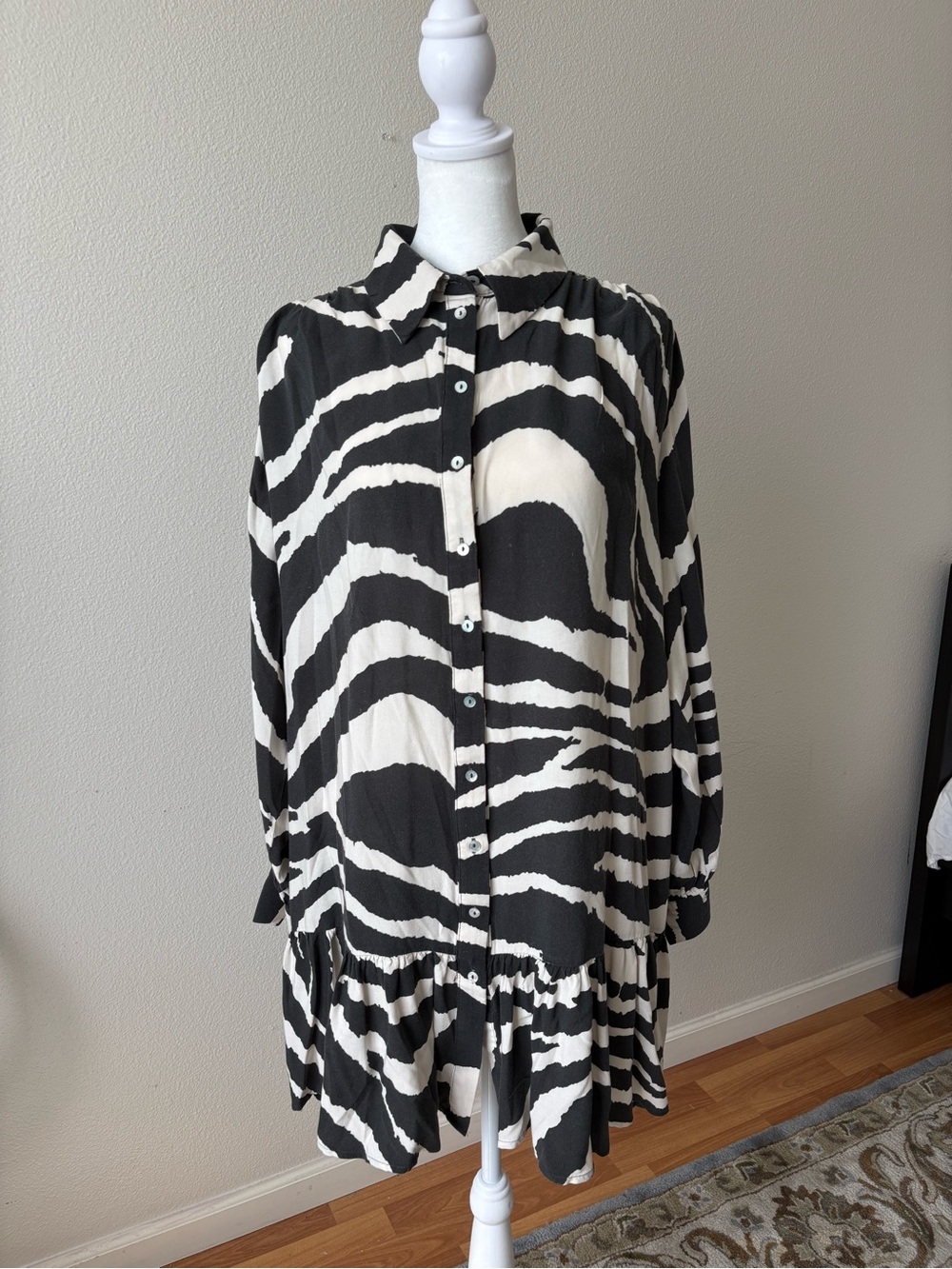 H&M Black and White Zebra Print Long Sleeve Shirt Dress
